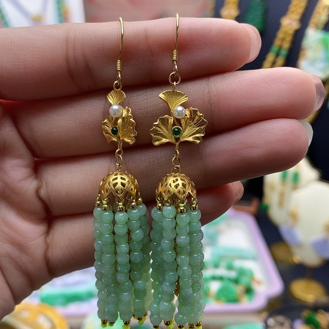 翡翠耳饰未镶嵌天然