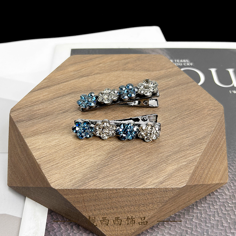 【LXX靓西西】6219 气质时尚感蓝色梅花4厘米鸭嘴夹一对装