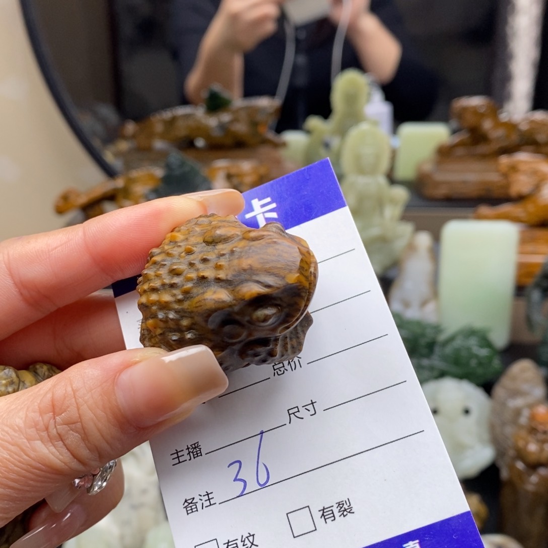 和田玉颈饰未镶嵌时****.