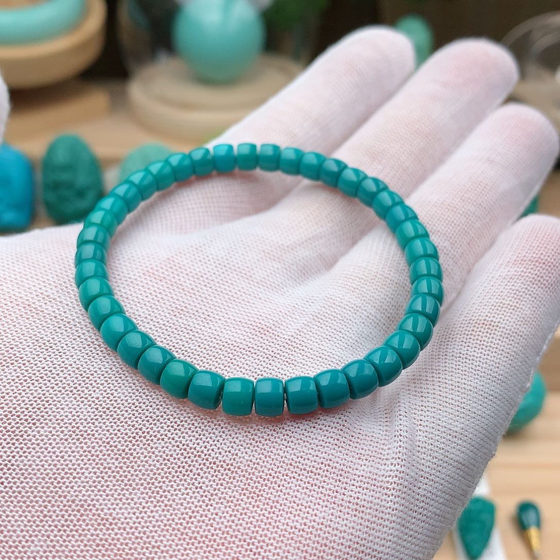 绿松石未镶嵌颈饰