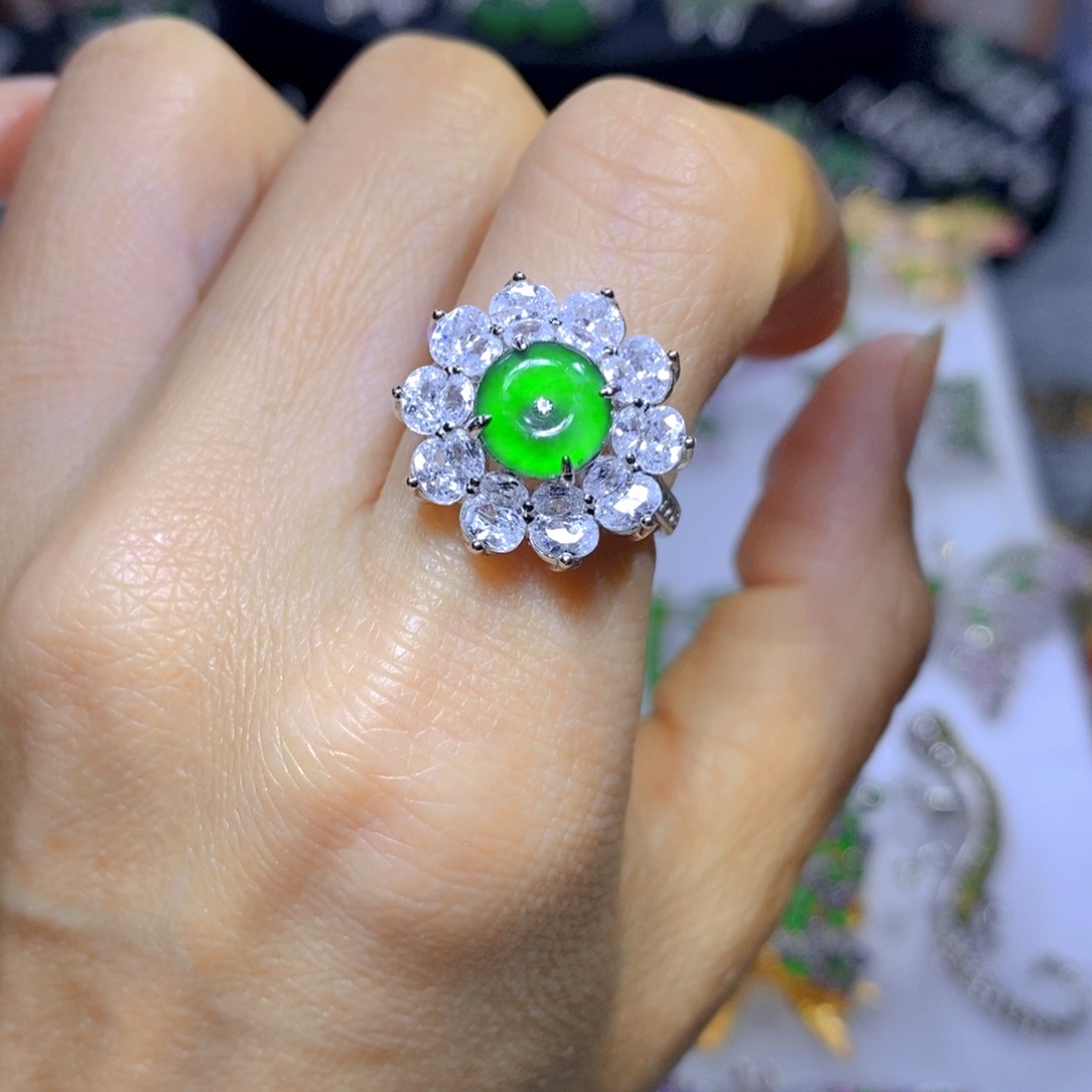 翡翠颈饰银S925镶嵌天然翡翠