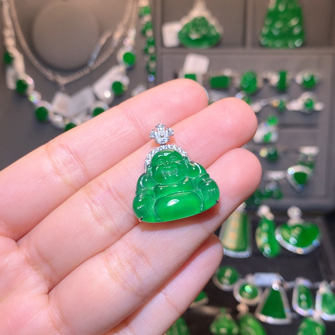 翡翠颈饰18K金镶嵌佛公