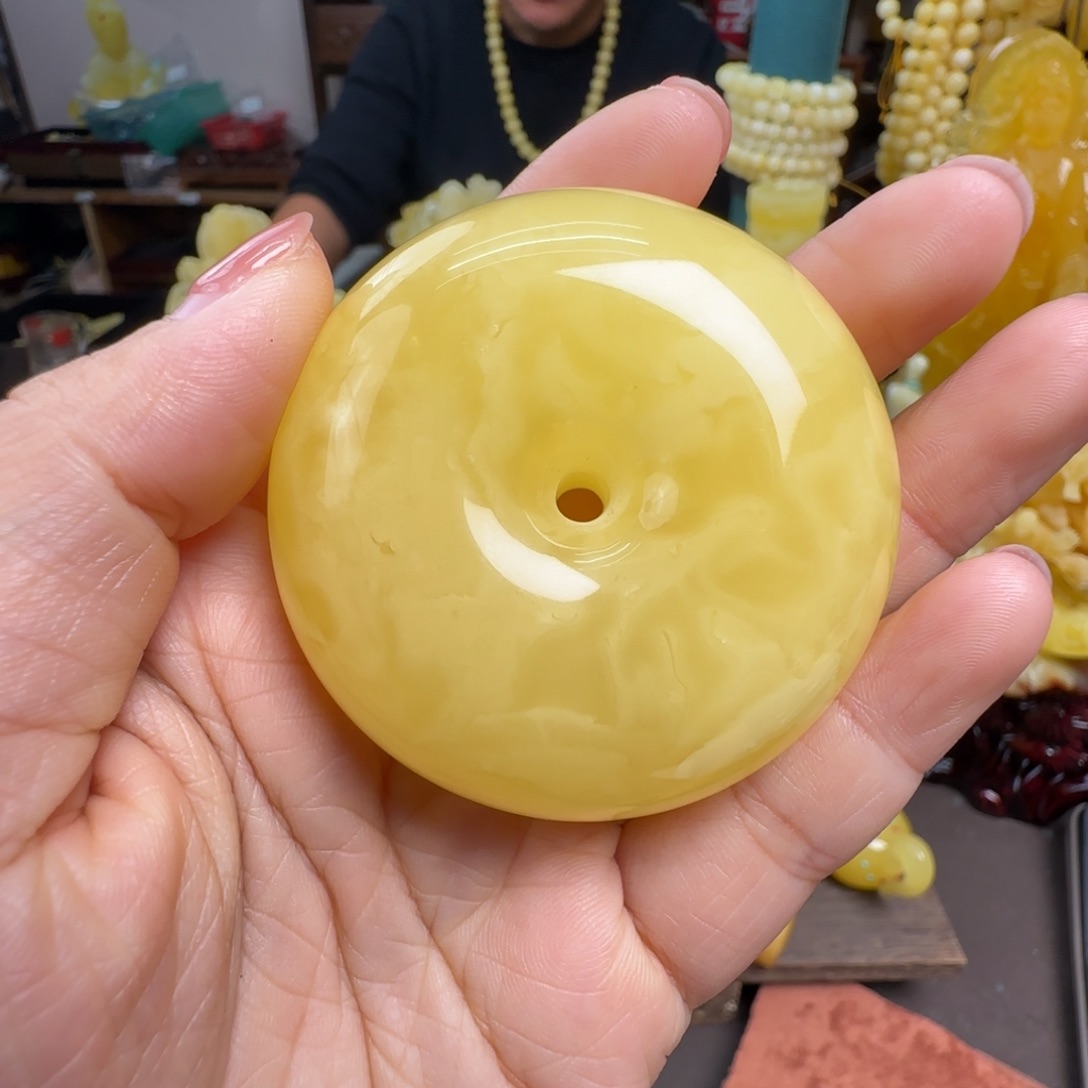 蜜蜡未镶嵌珠宝奇石