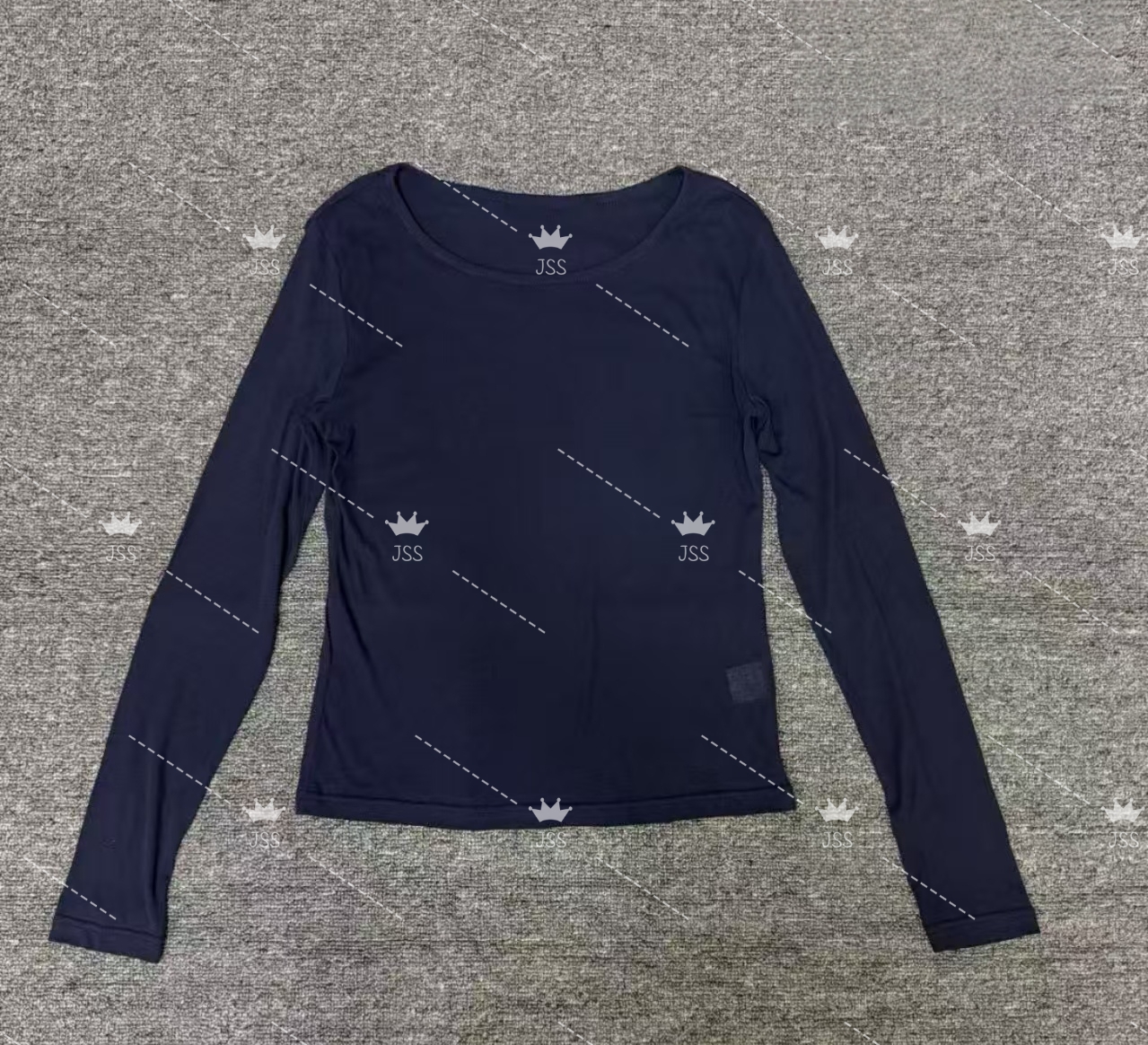 时尚T恤户外套头运动长袖静奢风圆领常规款极简风