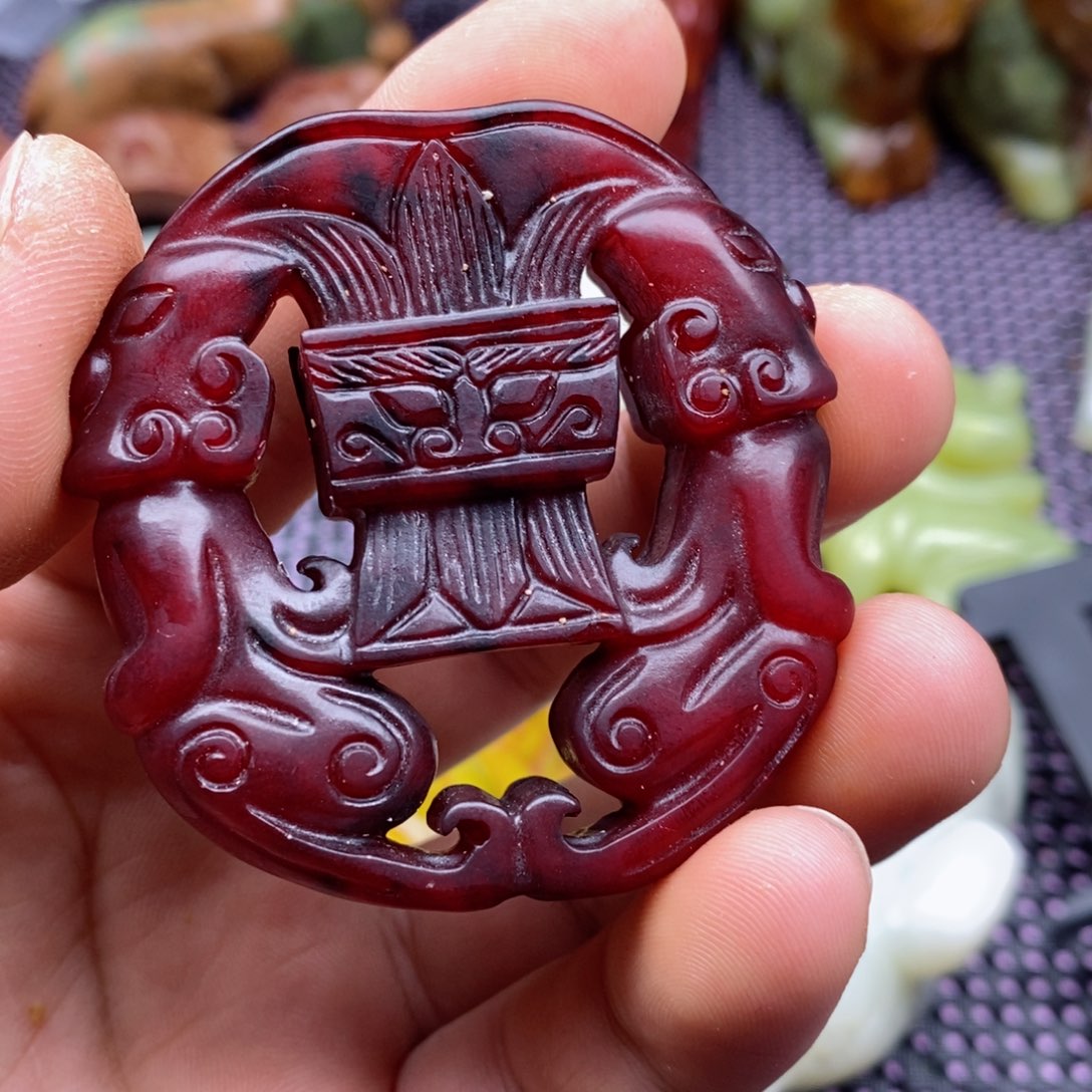 蛇纹石玉颈饰未镶嵌