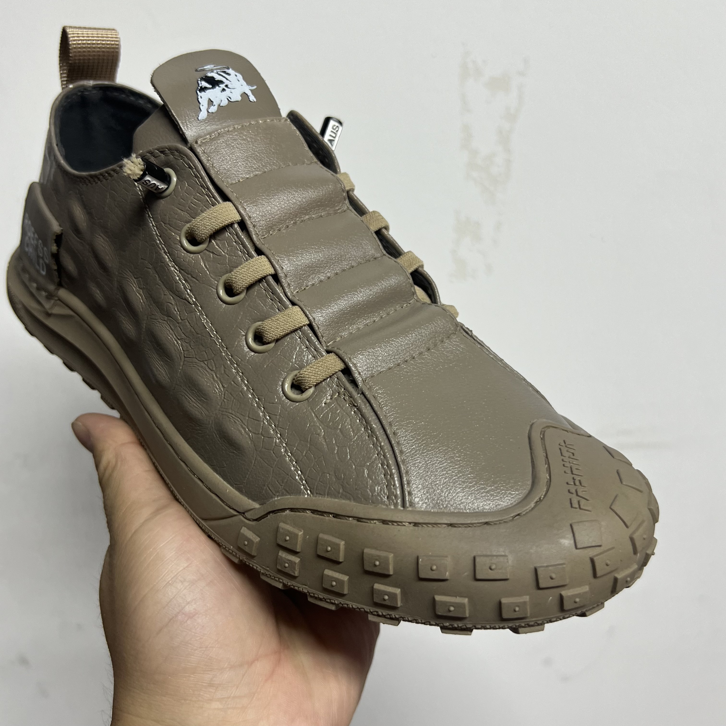 D135舒适秋季软底透气帆布鞋纯色套筒套脚单鞋步鞋时尚男士防滑