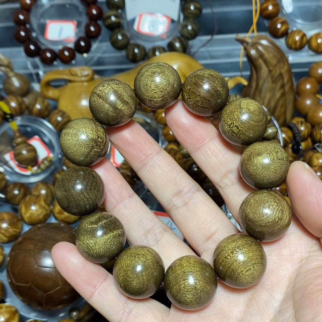 金丝楠木雕工艺品20