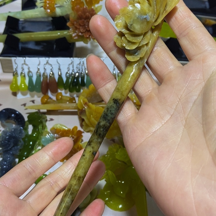 蛇纹石玉发簪未镶嵌