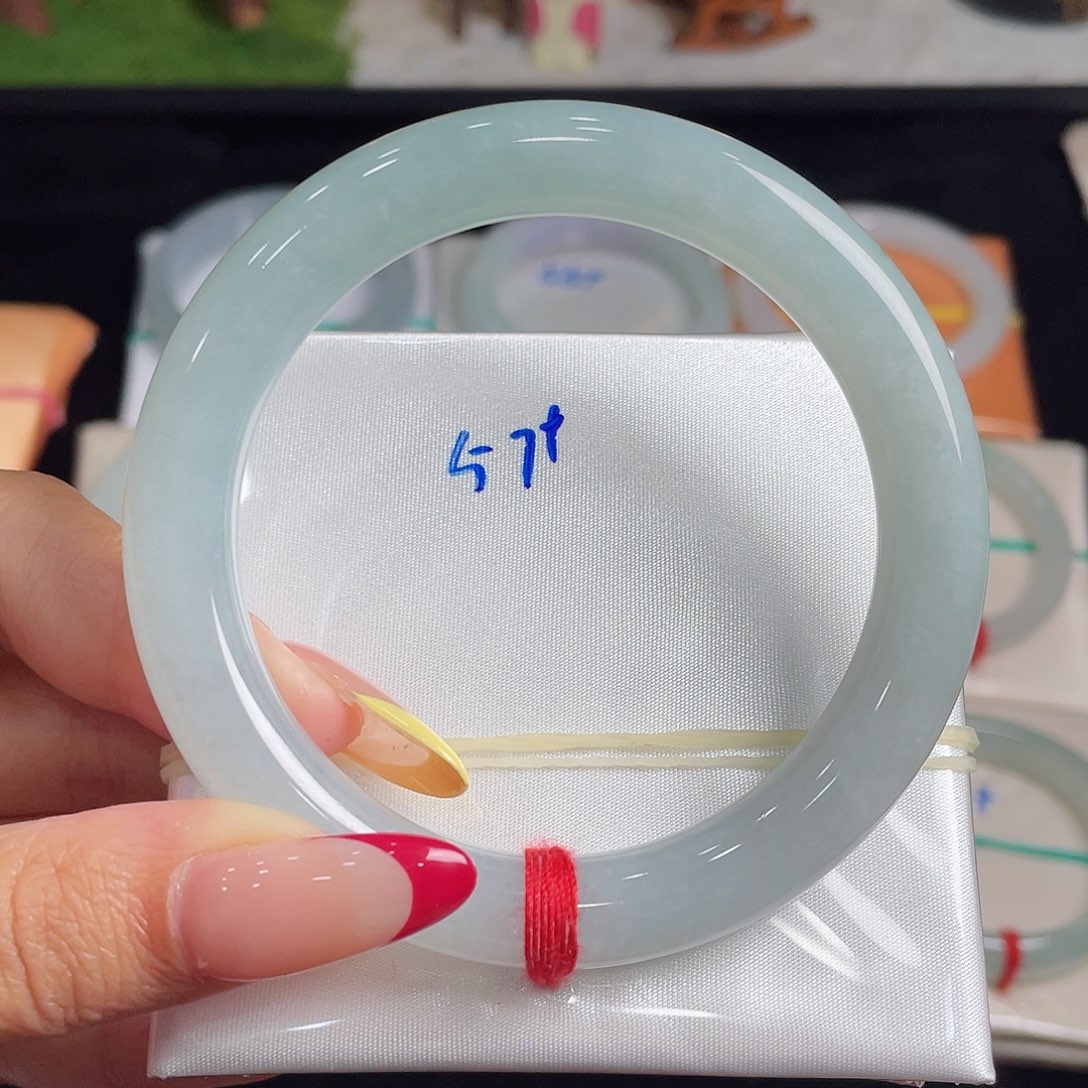 翡翠手镯未镶嵌缅甸翡翠手镯9