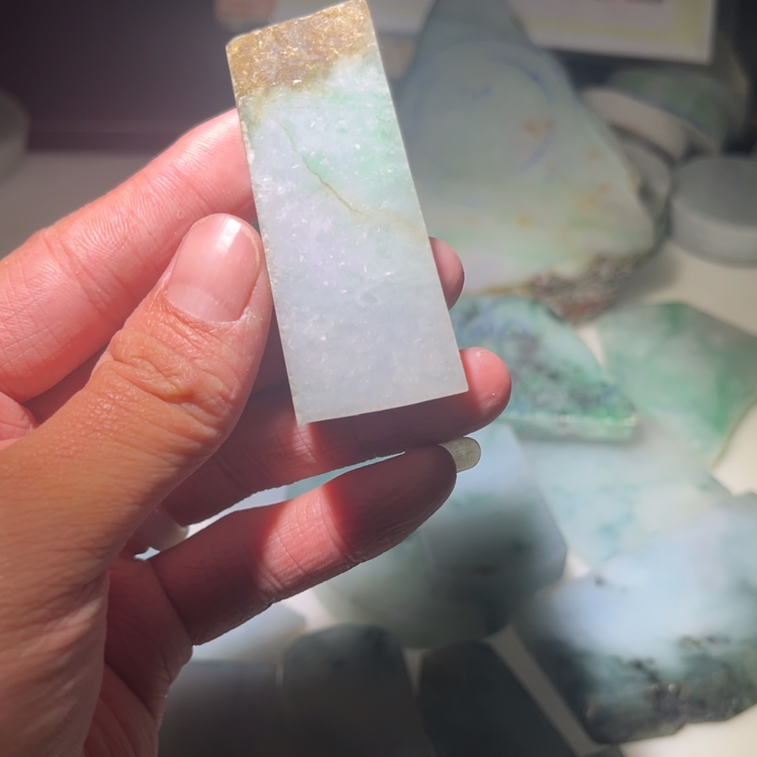 翡翠颈饰未镶嵌翡翠