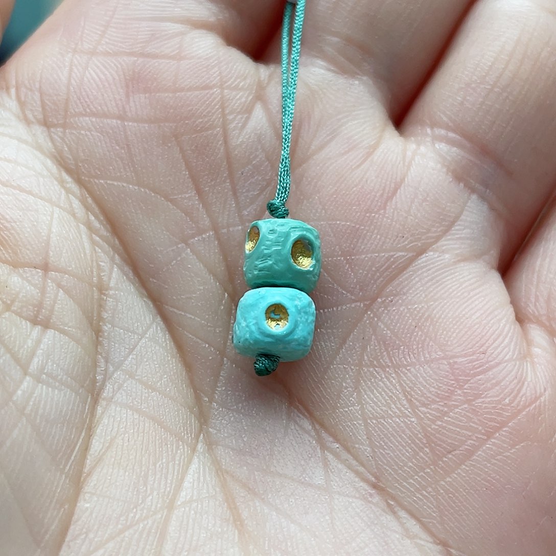 绿松石颈饰未镶嵌