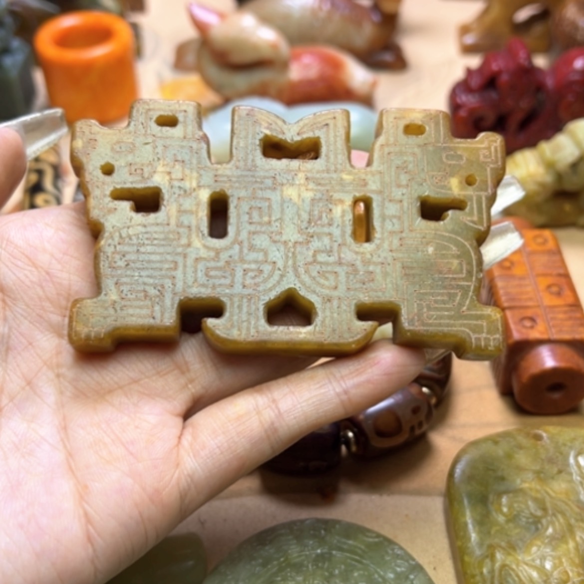 【闪购商品】蛇纹石玉颈饰未镶嵌