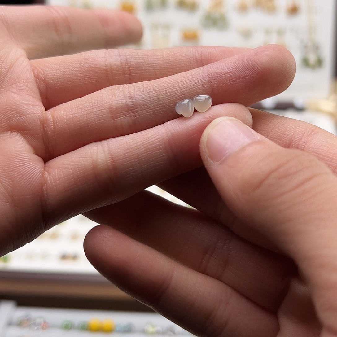 银S925镶嵌和田玉耳饰咖***糖