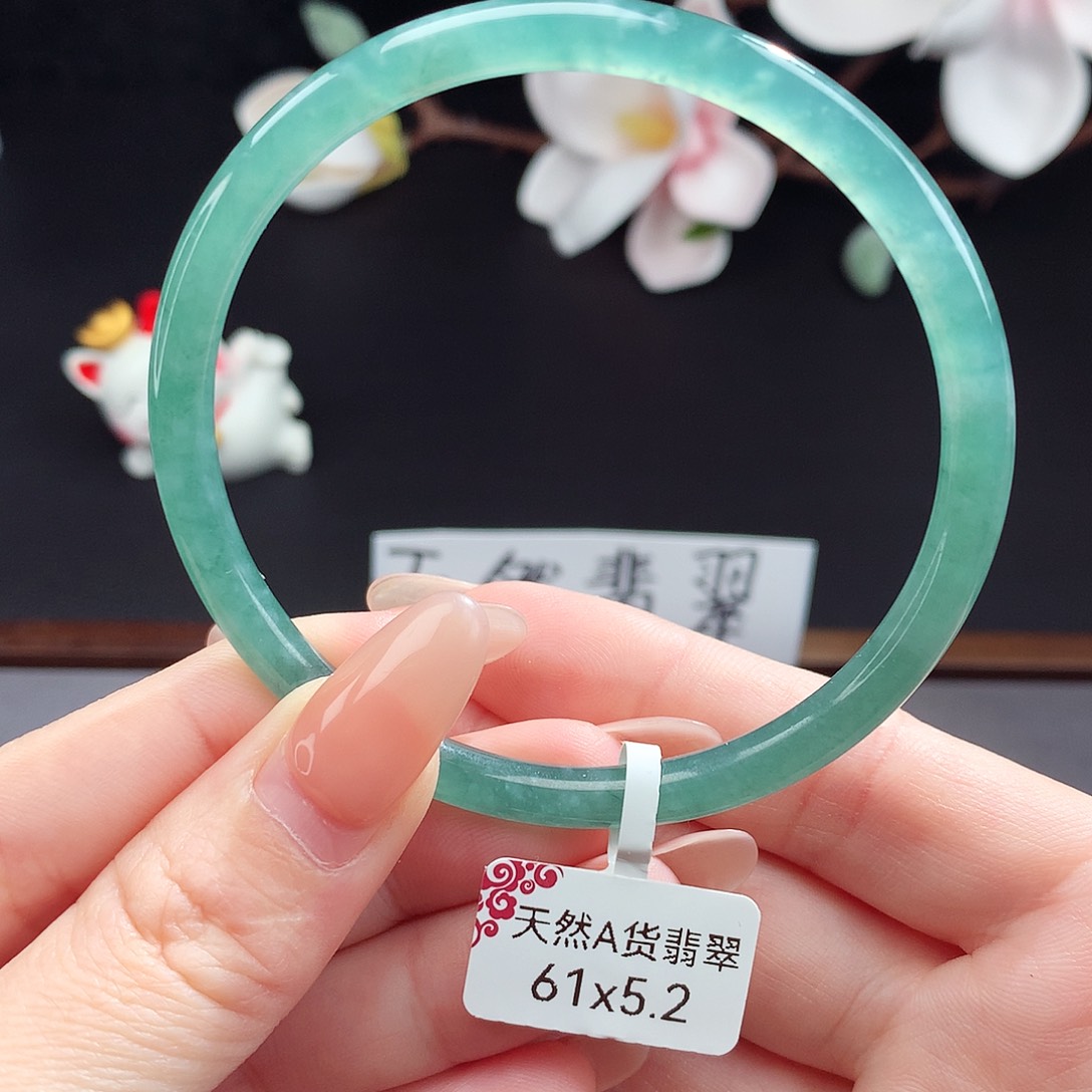 翡翠手镯（圆镯）未镶嵌
