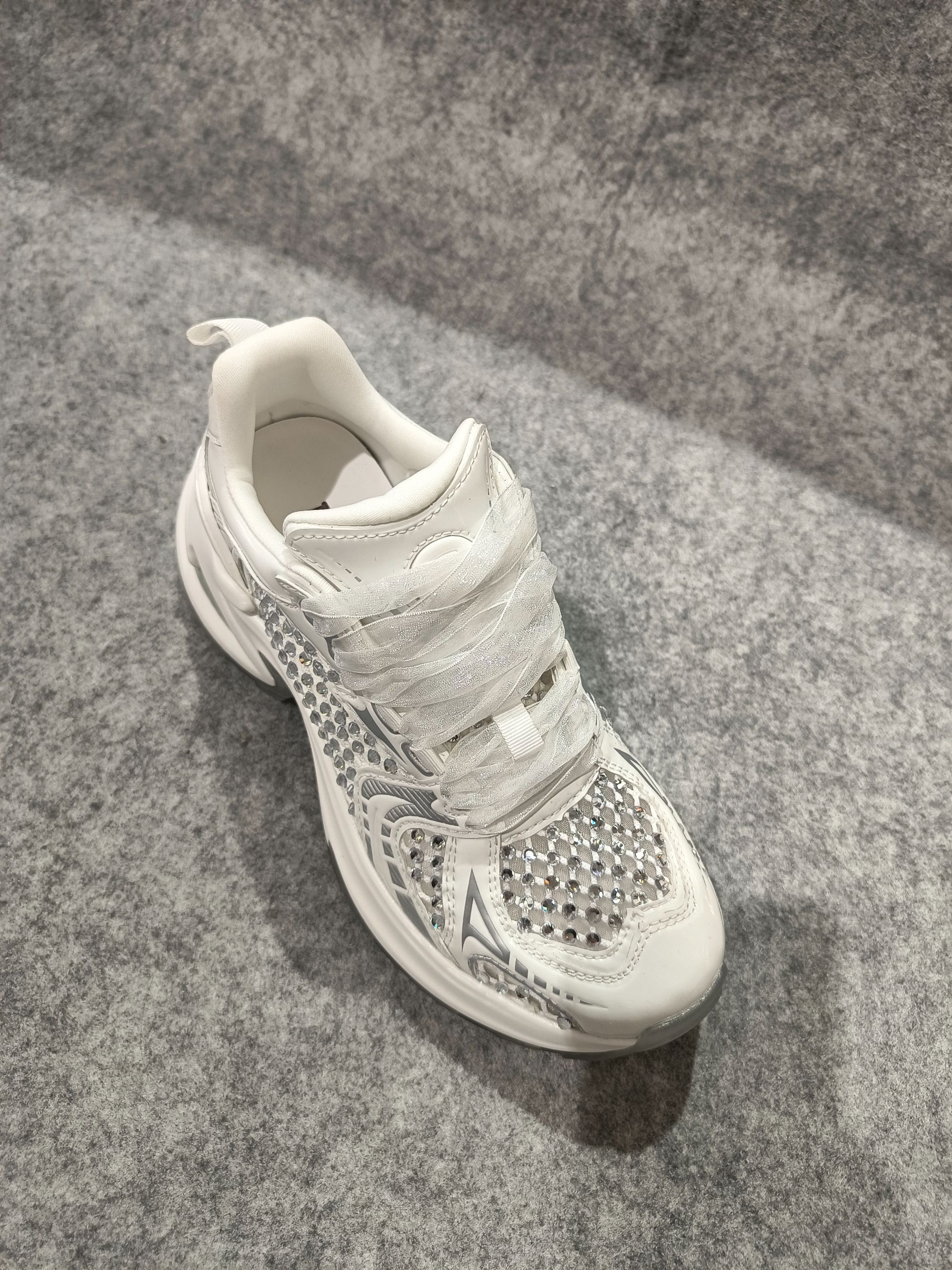 2025年品牌女鞋夏季新款真皮网面透气厚底时尚低帮系带水钻老爹鞋