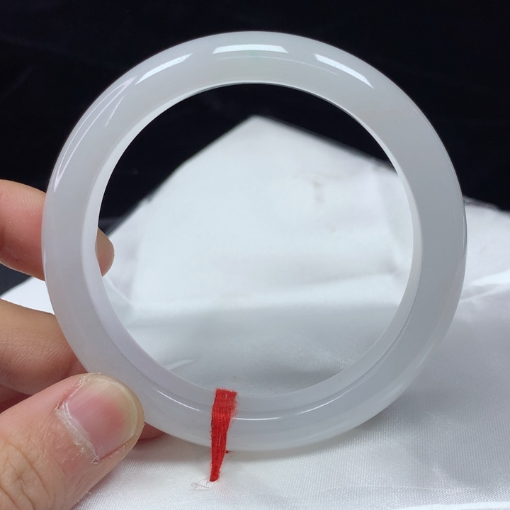 翡翠手镯（圆镯）未镶嵌58.3