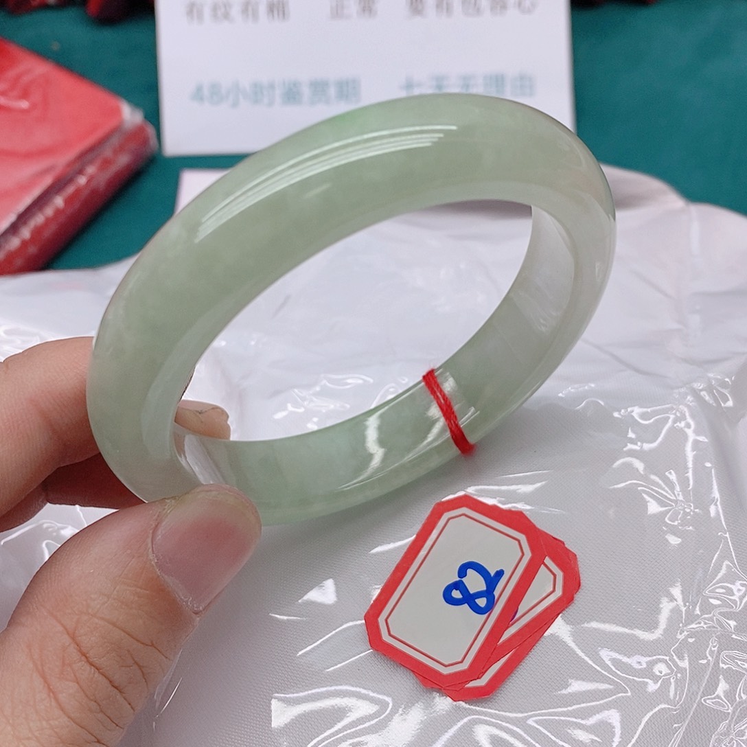 翡翠手镯未镶嵌家**宝8222222222