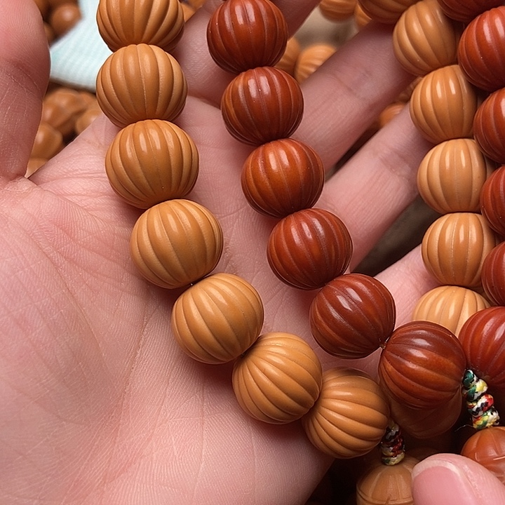 猴头核桃吊坠૮****哥手持