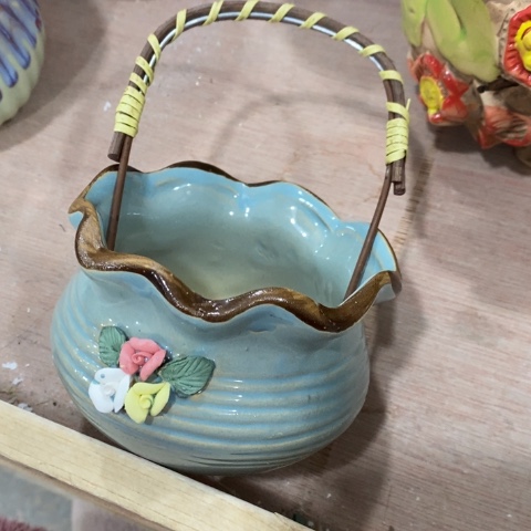 陶瓷小绿色花边篮子3131313