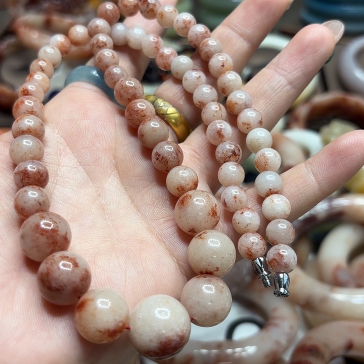 燕***Z石英岩玉合金颈饰