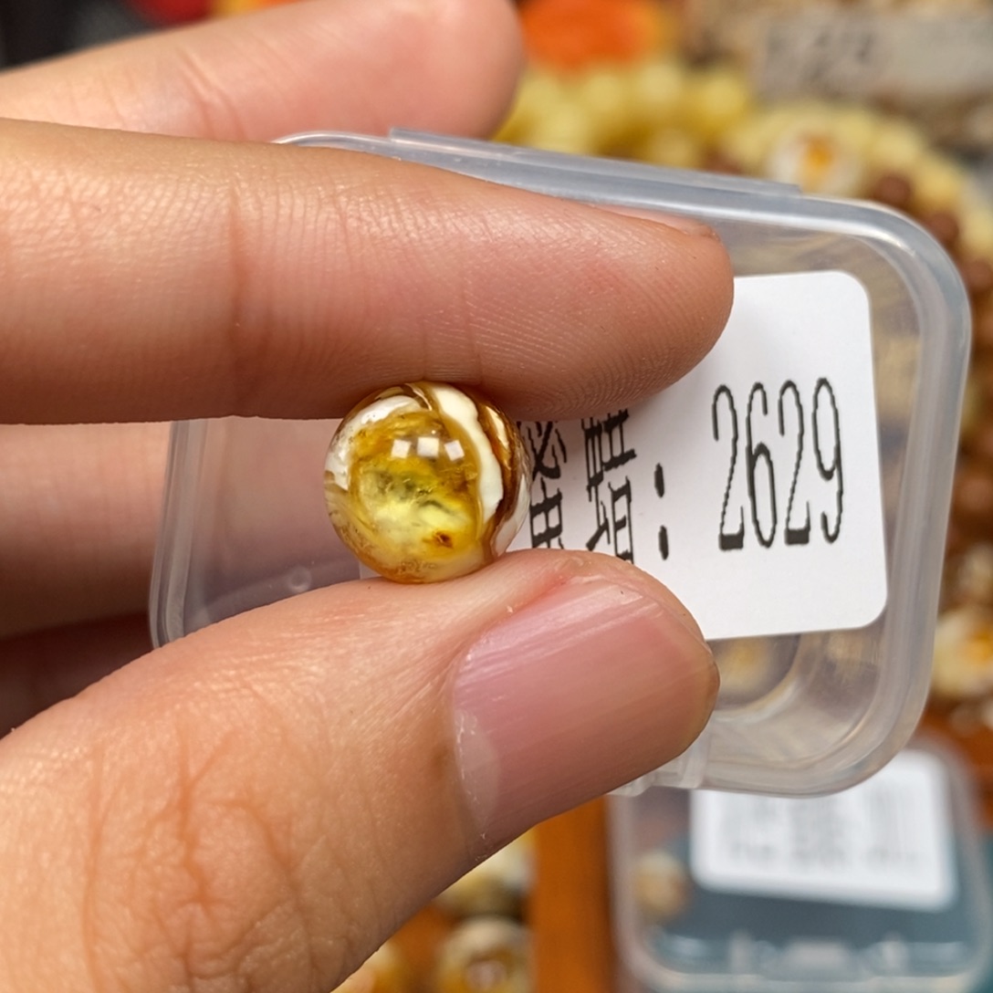 蜜蜡未镶嵌珠宝奇石2629