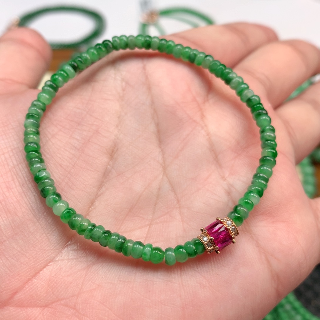 翡翠手链未镶嵌翡翠