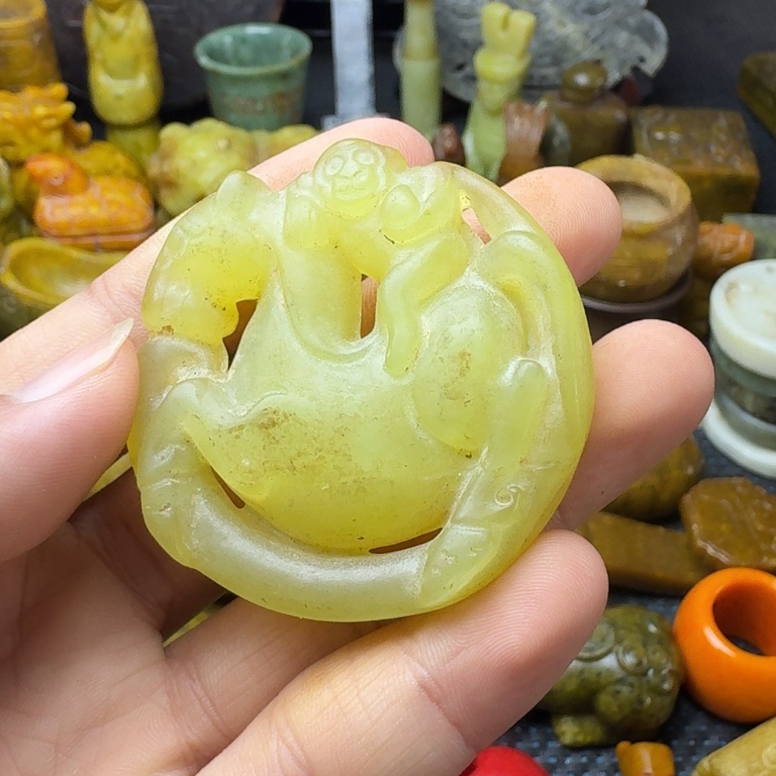 白玉菩提吊坠。。。