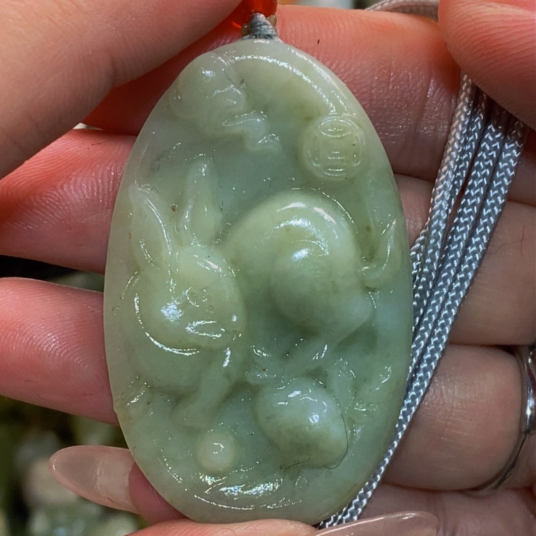 蛇纹石玉颈饰未镶嵌
