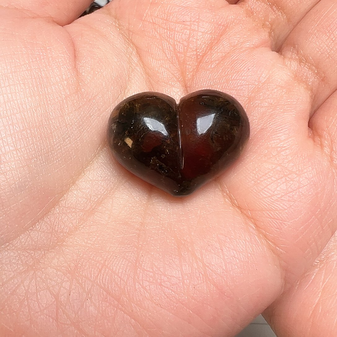 橘***鹿琥珀未镶嵌裸石抚顺琥珀30309。4.5