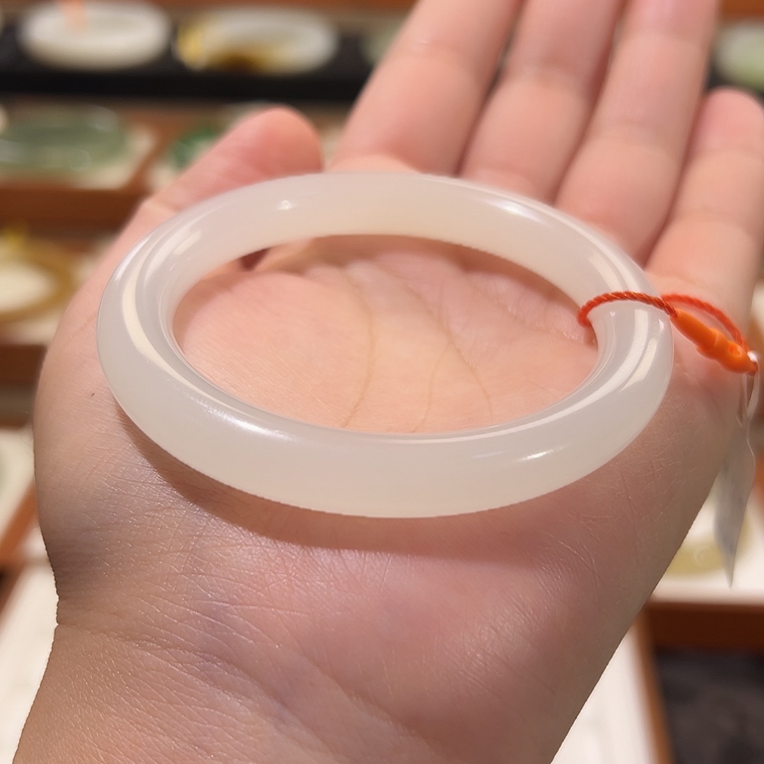 和田玉手镯未镶嵌高冰白月光圆条