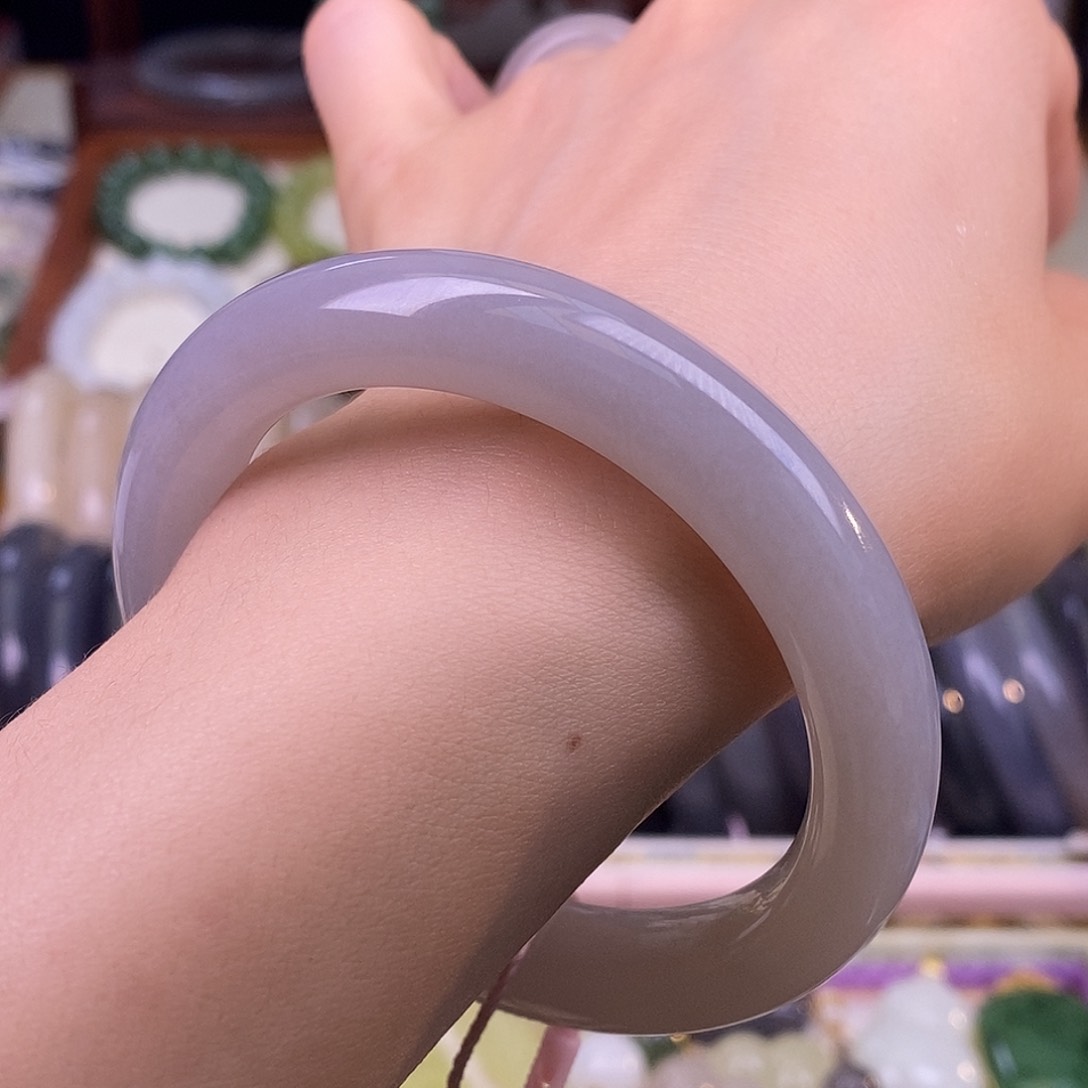 颈饰未镶嵌和田玉56.3精品冰烟紫手镯