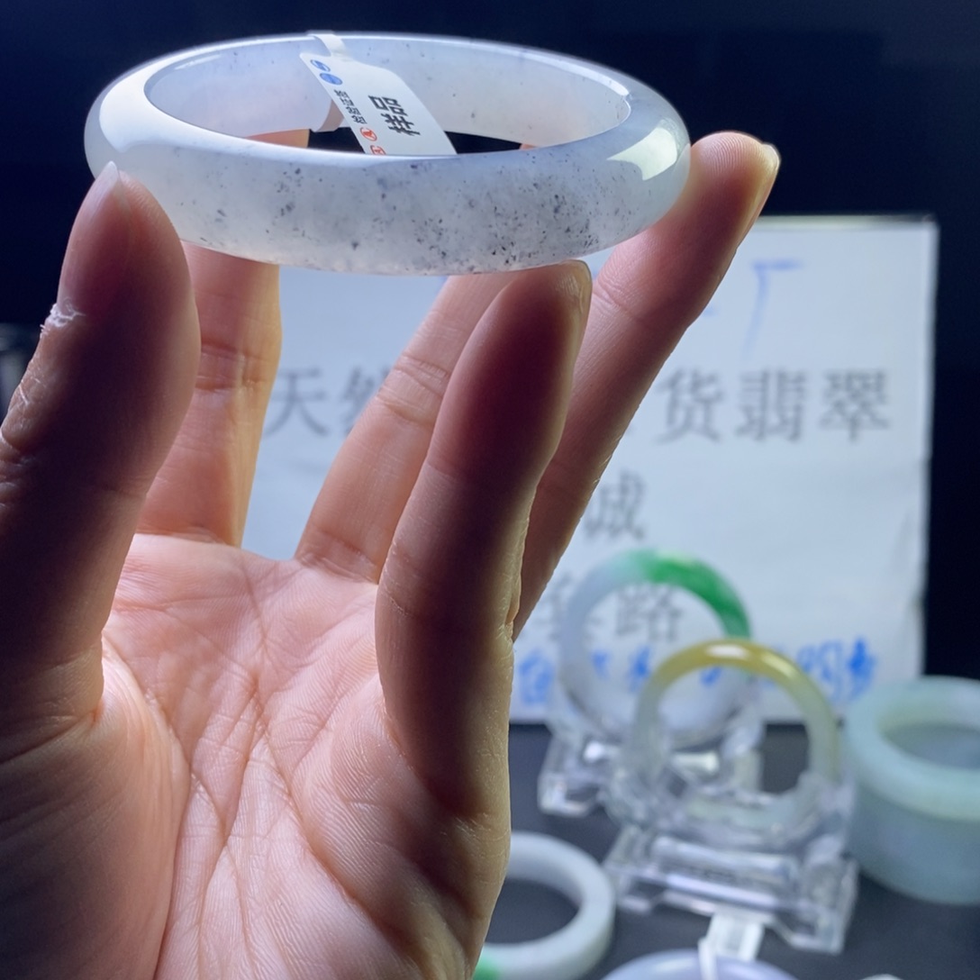 定制翡翠未镶嵌毛胚发一个