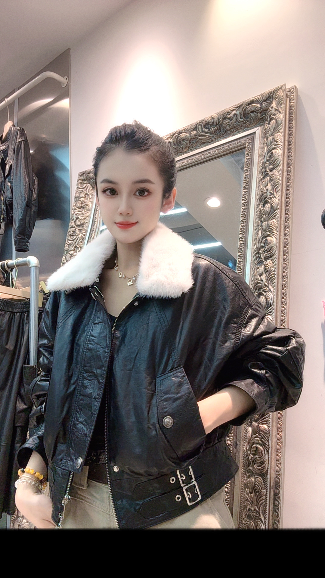 欣迹58327鹅绒冬季常规薄款纽扣长袖短款皮衣时尚女装秋冬加厚