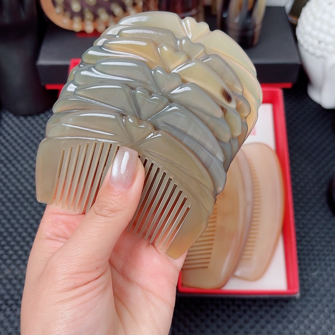 纯手工制作纯牛角梳子