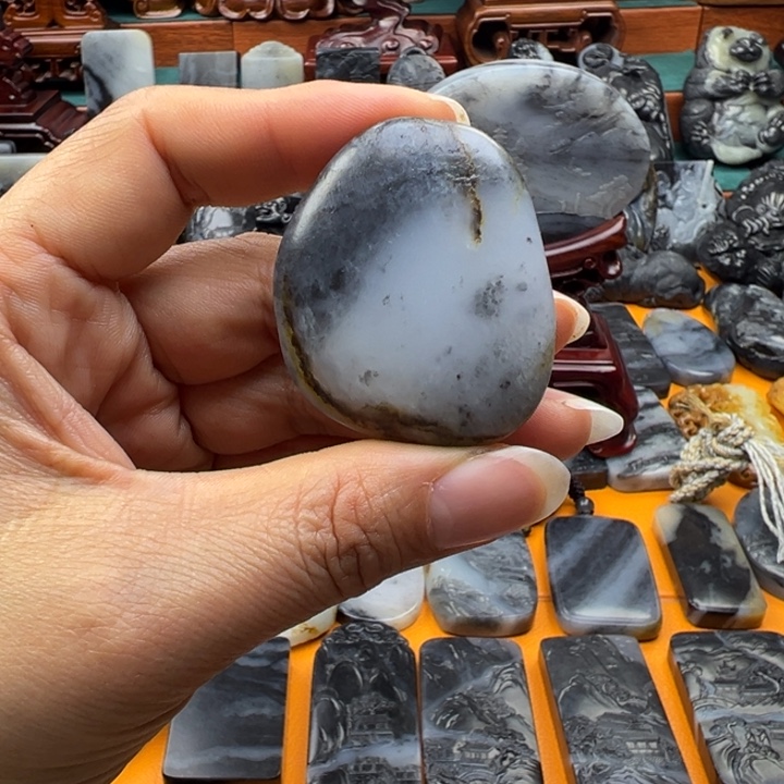 和田玉颈饰未镶嵌