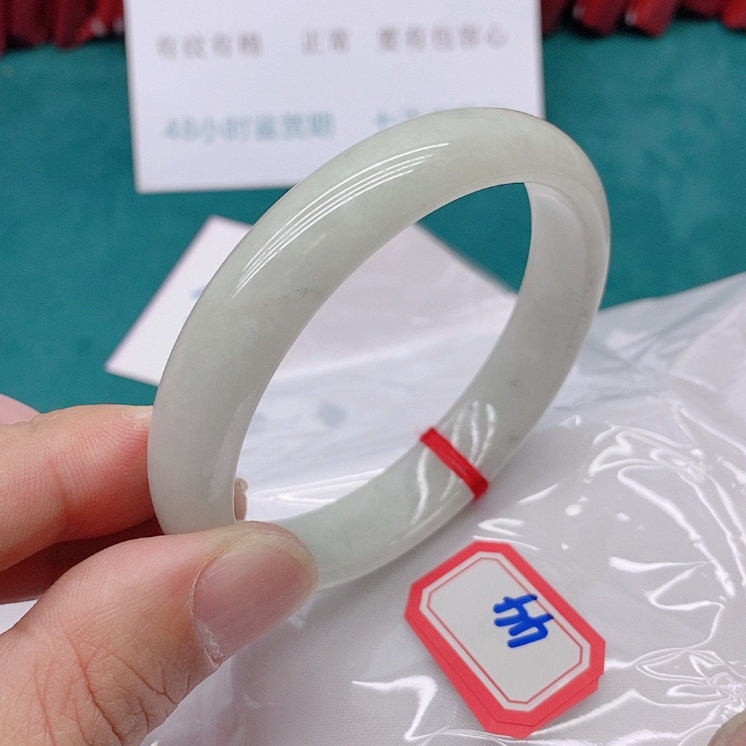 翡翠手镯未镶嵌美62222222222