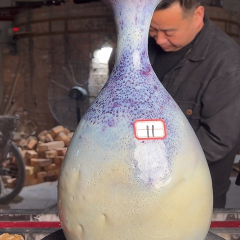 牛家钧窑传统煤烧钧瓷瓶微瑕
