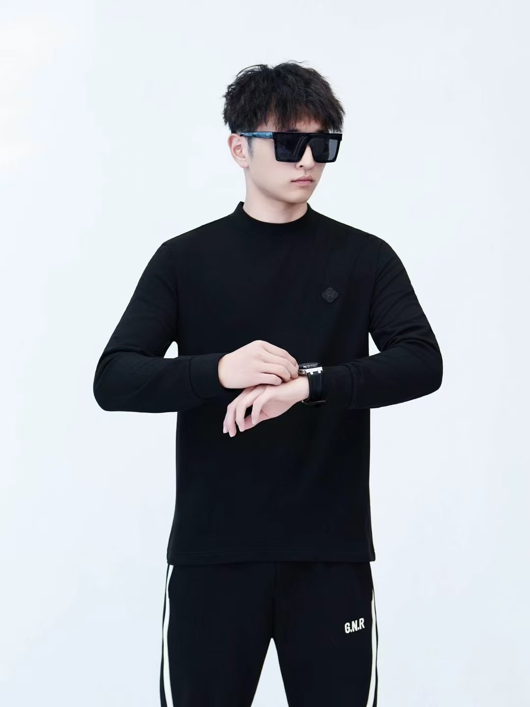 戈诺尔品牌男装25年新款秋冬时尚男士圆领卫衣保暖长袖百搭男士