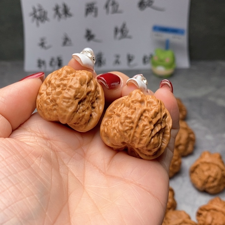 文玩核桃吊坠用****7蛙蛙32.33，1196