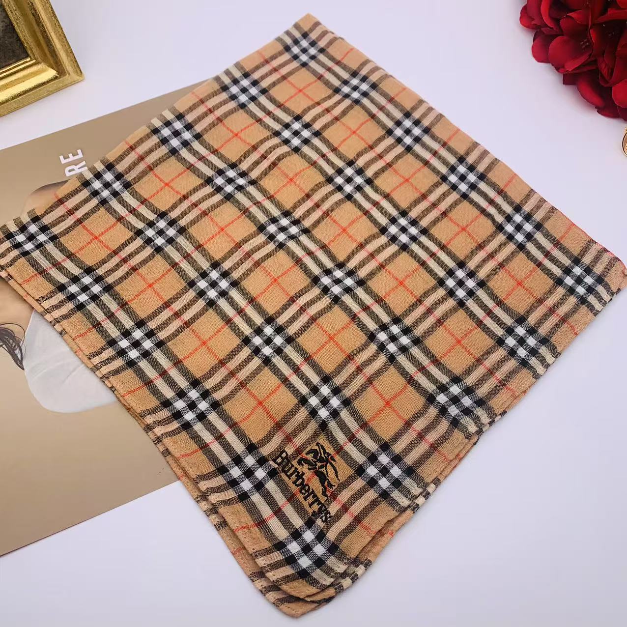 99新 BURBERRY/博柏利 海囤/巴宝莉/丝巾/yy05010