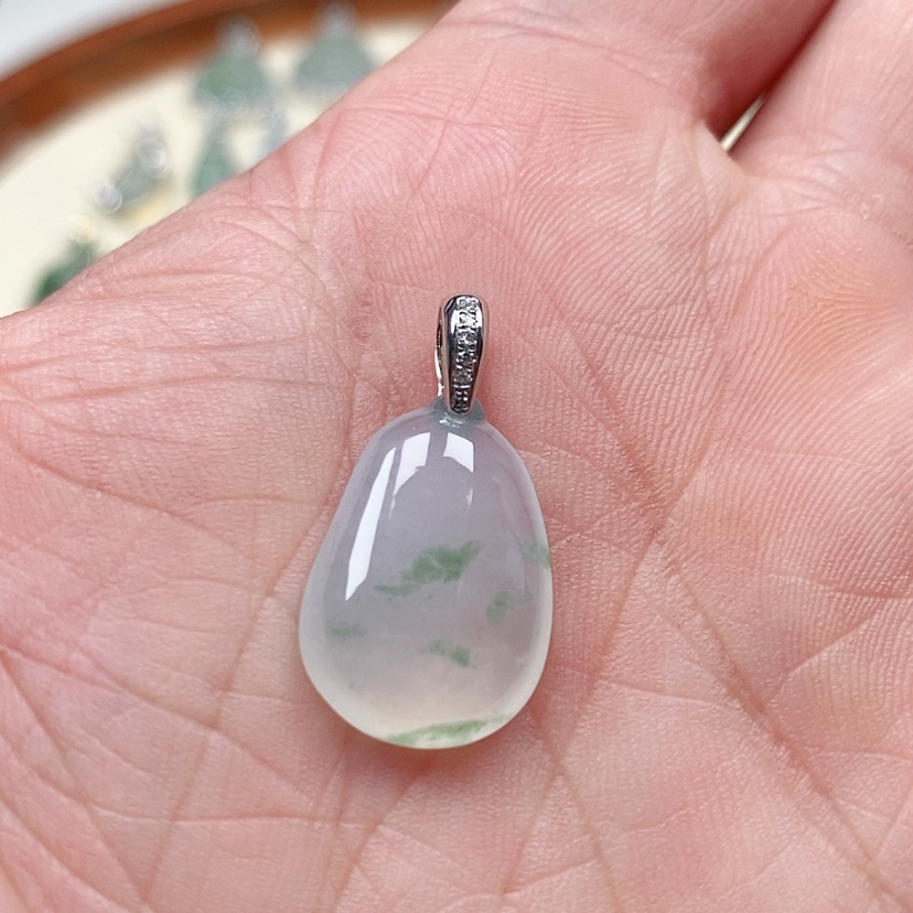 【闪购商品】翡翠吊坠(不含链)18K金镶嵌