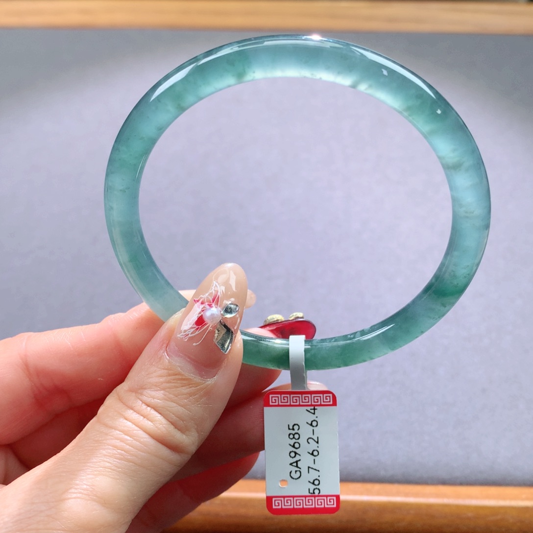 翡翠手镯未镶嵌天然翡翠手镯叮当镯