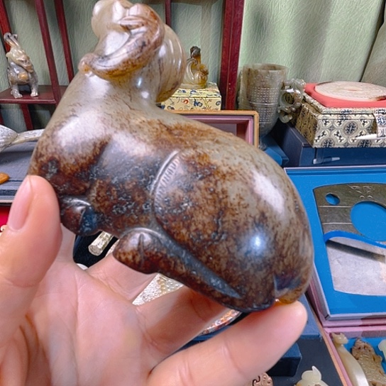 和田玉颈饰未镶嵌烟**人