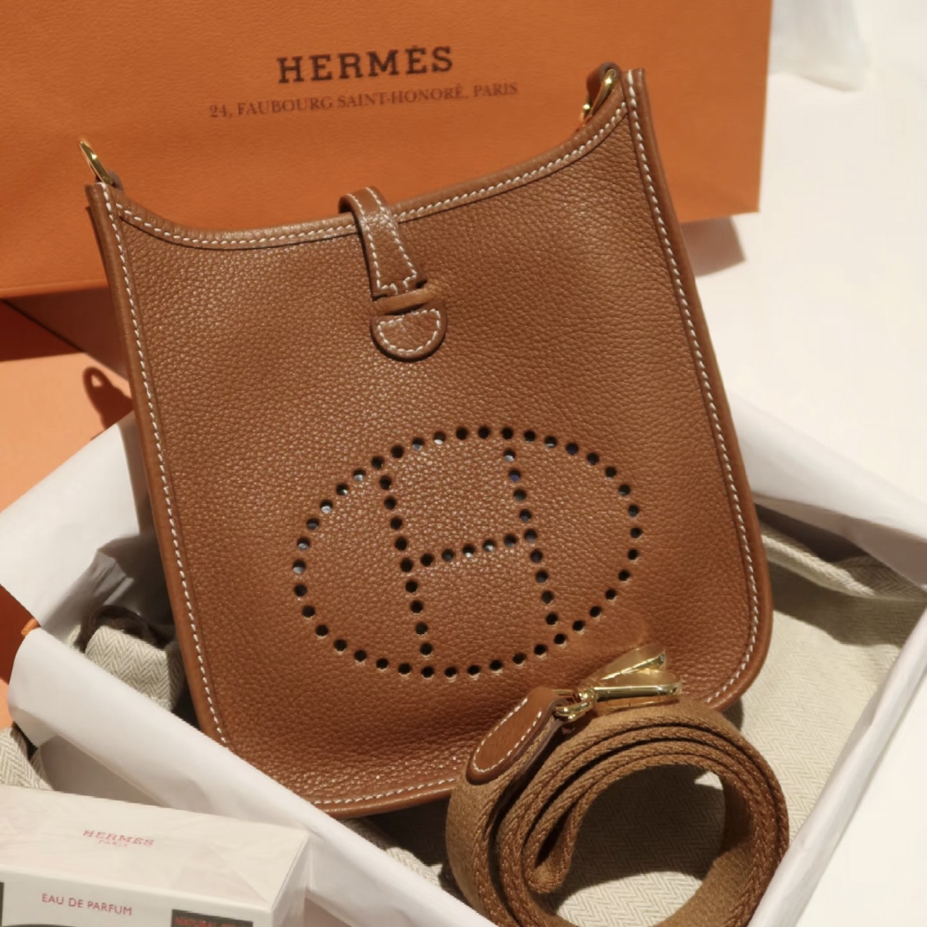 95新 Hermes/爱马仕 青奢荟/金棕金扣伊芙琳迷你斜挎包/K刻/82045
