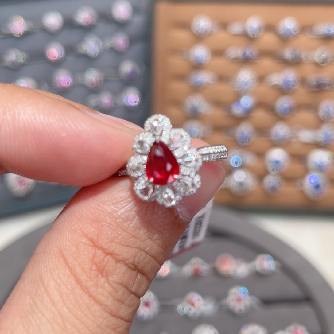 红宝石戒指18K金镶嵌1.05ct 无烧鸽血