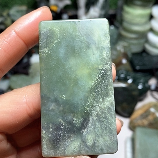 未镶嵌和田玉（糖玉）珠宝半成品