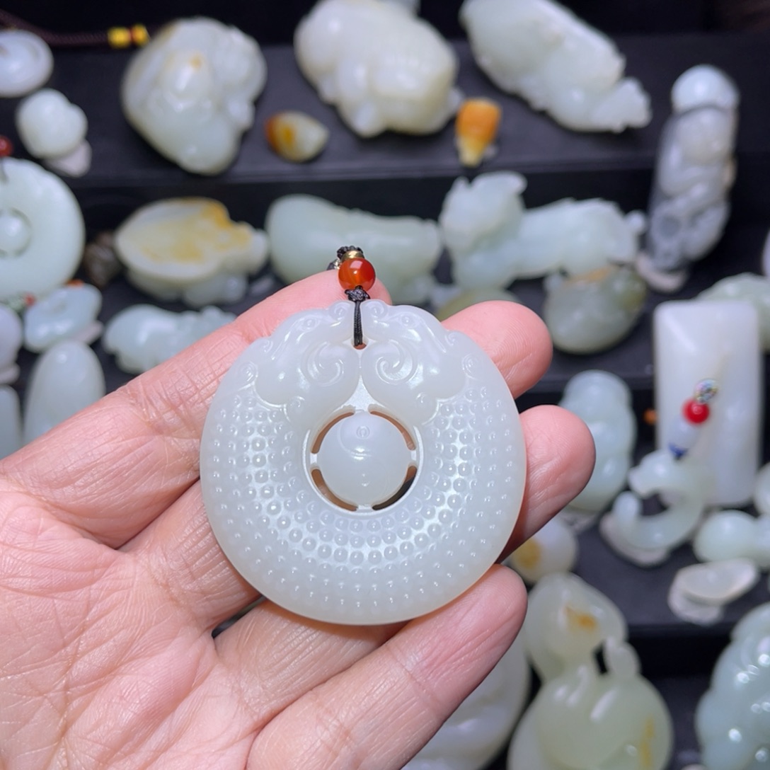 和田玉颈饰未镶嵌有**梦