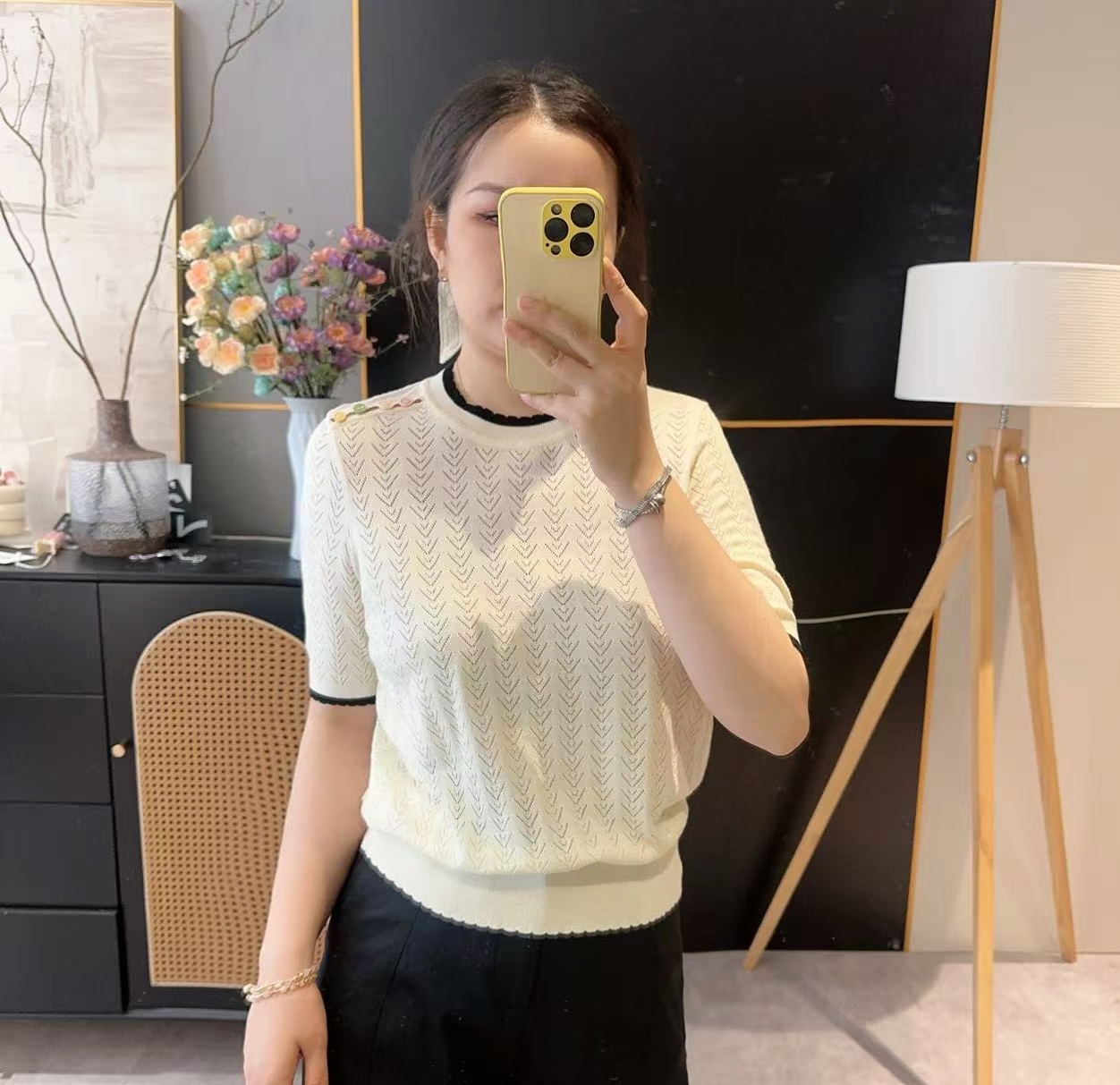 【欧加粒粒】设计感镂空彩扣花边圆领针织衫2025夏舒适 M25051421