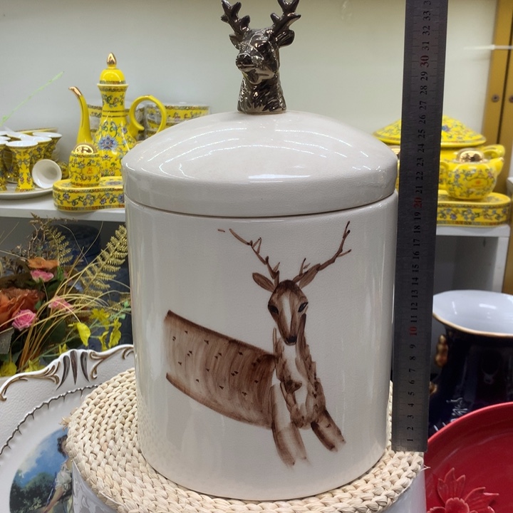 摆件陶瓷。。。。。。。。