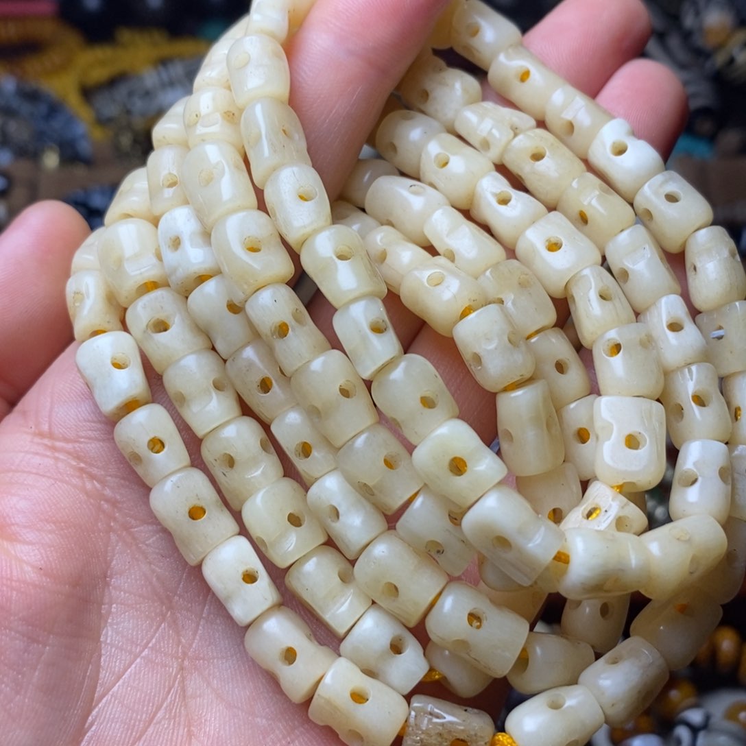 大叶紫檀（黑酸枝木类）